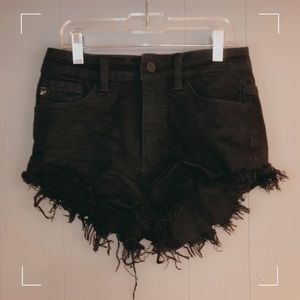 𝐇𝐈𝐆𝐇 𝐖𝐀𝐈𝐒𝐓𝐄𝐃 𝐉𝐄𝐀𝐍 𝐒𝐇𝐎𝐑𝐓𝐒